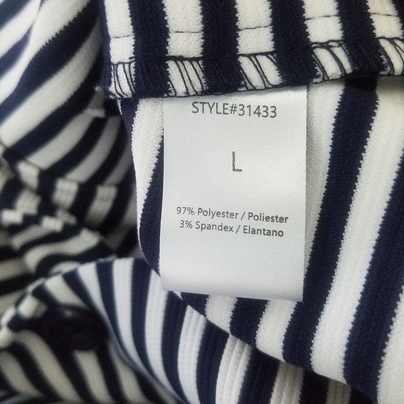 Have black and white striped Blazer - Picture 6 of 6